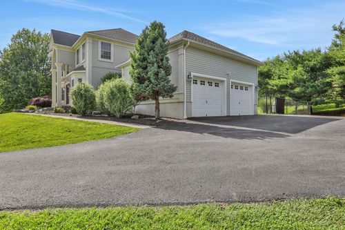 16 Winston Pl, Marlboro, NY, 12542-5967 | Card Image