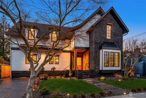 6523 39th Ave Ne, Seattle, WA, 98115-7440 | Card Image
