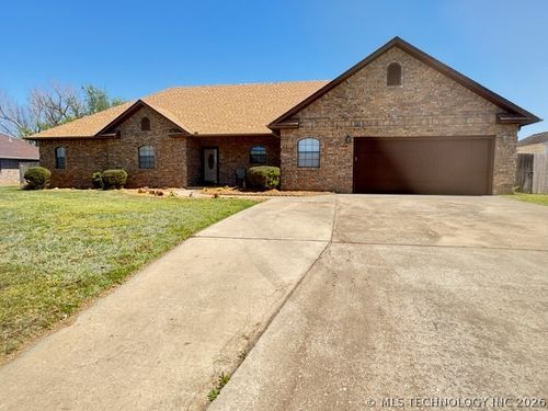 1614 Southern Hills Dr, Ardmore, OK, 73401-9065 | Card Image