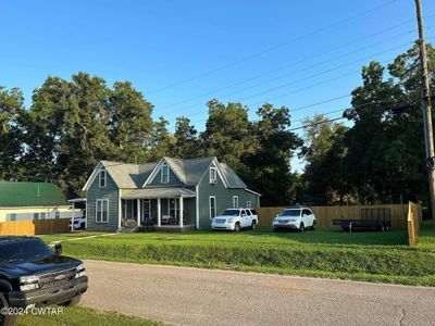 33 College Street, House other with 5 bedrooms, 2 bathrooms and 3 parking in Friendship TN | Image 1