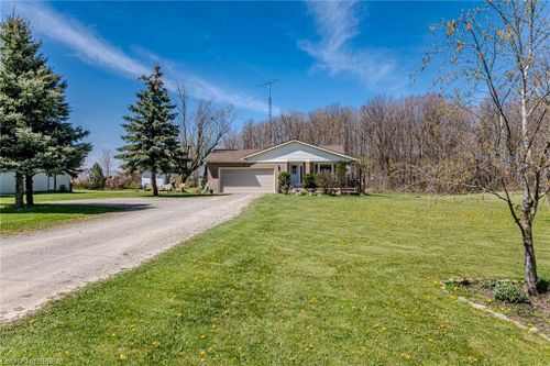 7075 Sexton Rd, Arkona, ON, N0M1B0 | Card Image