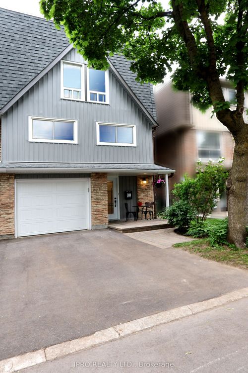 30 Clematis Rd, North York, ON, M2J4X2 | Card Image