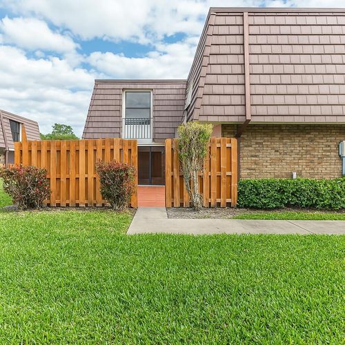 7575 Courtyard Run W, Boca Raton, FL, 33433-3002 | Card Image