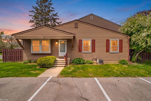 33561 Bayview Dr, Chesterfield, MI, 48047-2086 | Card Image
