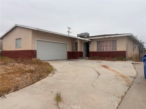 917 E Virginia, Barstow, CA, 92311 | Card Image