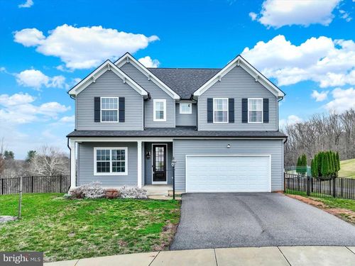 105 Blaine Dr, MANCHESTER, PA, 17345-9106 | Card Image