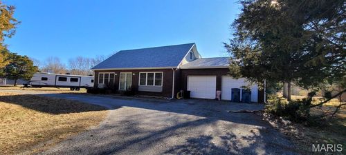 10854 Lake Rd, Highland, IL, 62249-3928 | Card Image