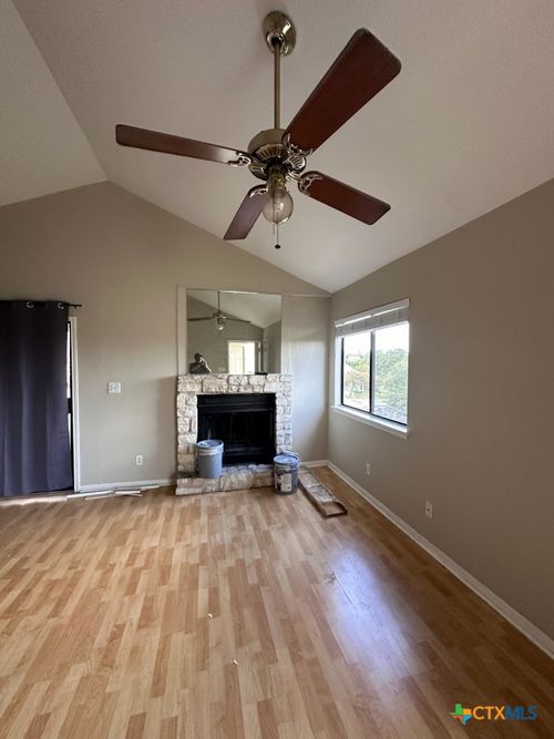 apt-c6-1013 Chestnut St, San Marcos, TX, 78666-3565 | Card Image