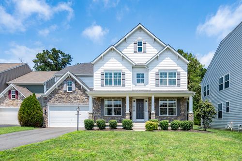 5576 James Young Way, Fairfax, VA, 22032-3284 | Card Image
