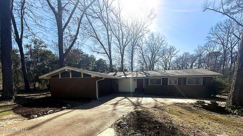 235 Daniel Lake Blvd, Jackson, MS, 39212-4904 | Card Image