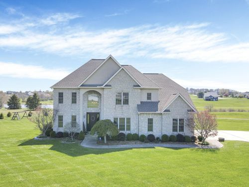 8547 Heather Lake Dr, Canal Winchester, OH, 43110-8365 | Card Image
