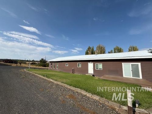 908 Pine St, Anatone, WA, 99401-8301 | Card Image