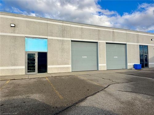 2-665 Tradewind Dr, Ancaster, ON, L9G4V5 | Card Image