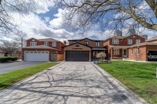 224 Macedonia Cres, Mississauga, ON, L5B3R8 | Card Image