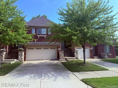 16713 Kensington Dr, Macomb, MI, 48044-4091 | Card Image