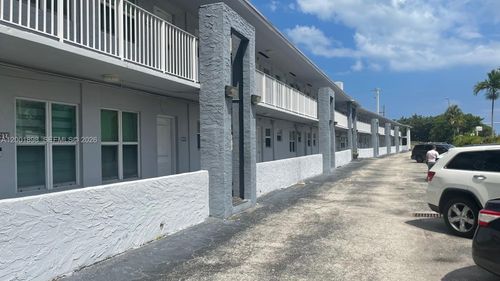 204-2225 Ne 123rd St, North Miami, FL, 33181-2949 | Card Image