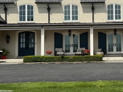 605 Lake Shore Rd, Grosse Pointe Shores, MI, 48236-2632 | Card Image