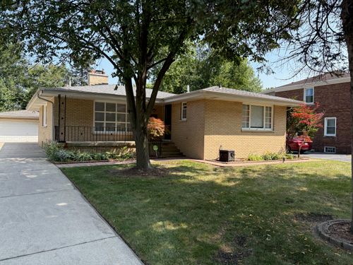 8215 Northcote Ave, Munster, IN, 46321-1401 | Card Image
