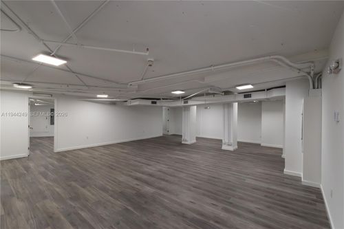 cu6-888 Biscayne Blvd, Miami, FL, 33132 | Card Image