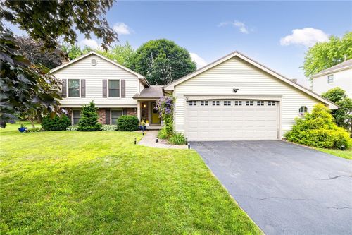 24 Pennicott Cir, Penfield, NY, 14526-9541 | Card Image