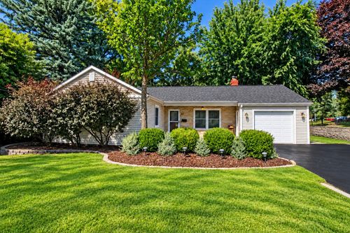 60 E Terra Cotta Ave, Crystal Lake, IL, 60014-3622 | Card Image