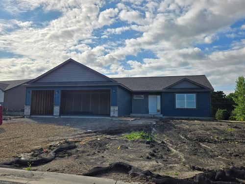 911 Three Lakes Ct, Madison Lake, MN, 56063-5401 | Card Image