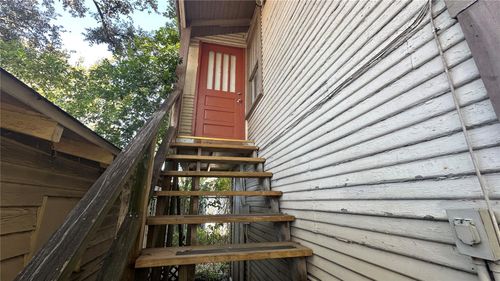 404 E North St, TAMPA, FL, 33604-8102 | Card Image