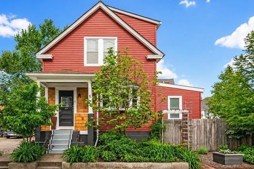 5 Dennis Ave, Cranston, RI, 02905-4208 | Card Image