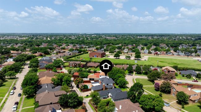 Aerial perspective of suburban area | Image 29