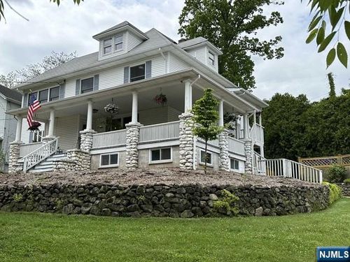 300 S Maple Avenue, Glen Rock, NJ, 07452 | Card Image