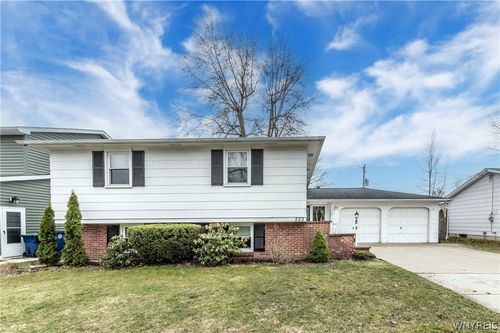 223 Robin Hill Dr, Amherst, NY, 14221-1545 | Card Image