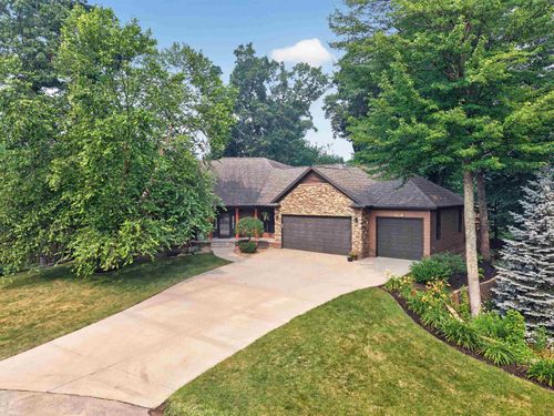 1945 Sunny Brook Ct, PLOVER, WI, 54467-3064 | Card Image