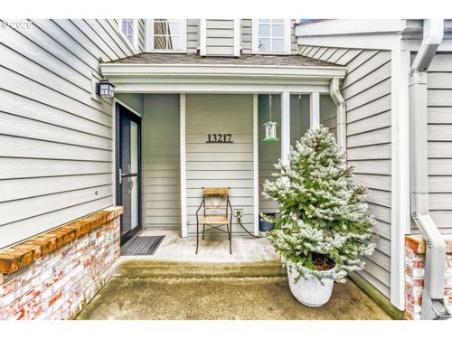 13217 Sw Summerwood Dr, Tigard, OR, 97223-5717 | Card Image