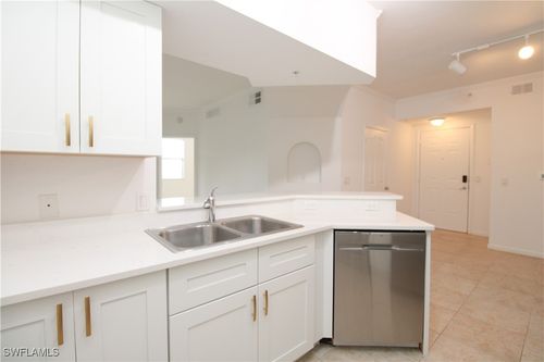 apt-102-13010 Positano Cir, NAPLES, FL, 34105-4920 | Card Image