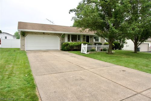 3415 Darbyshire Dr, Canfield, OH, 44406-9233 | Card Image