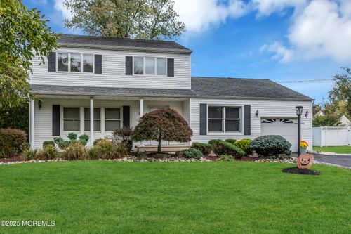 21 Thoreau Dr, Manalapan, NJ, 07726-3744 | Card Image