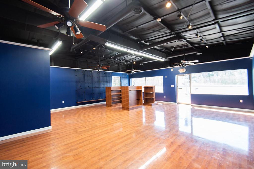 Commercial Sale in CAMBRIDGE 4