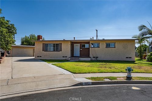 807 W Lemon St, Brea, CA, 92821-5226 | Card Image
