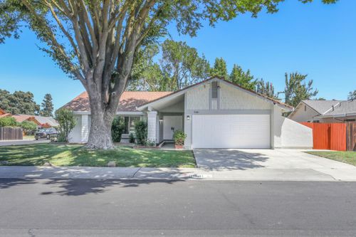 9081 Meadowdale Way, Elk Grove, CA, 95624-2733 | Card Image