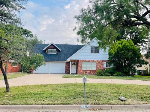 3102 Oak Forest Dr, San Angelo, TX, 76904-6134 | Card Image