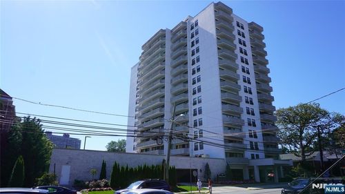 1600 Center Ave, Fort Lee, NJ, 07024-4731 | Card Image