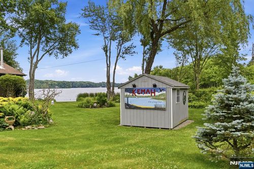 312 Lakeview Dr, Newton, NJ, 07860-6859 | Card Image