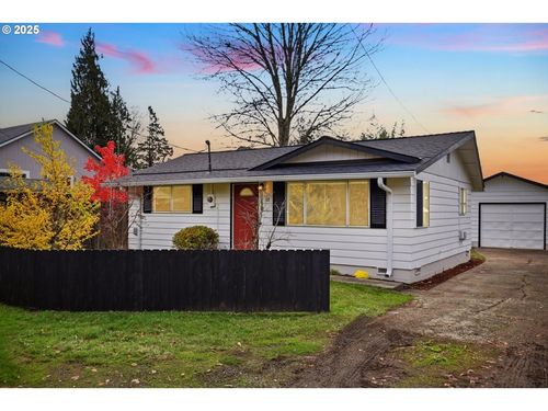 117 N 9th Ave, Ridgefield, WA, 98642-5429 | Card Image