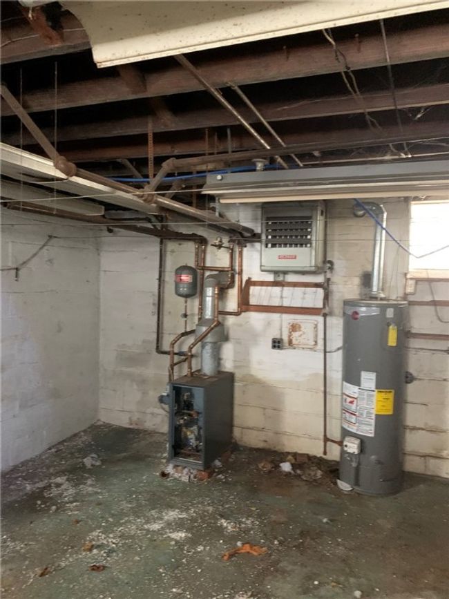 1823 Wright St, House other with 2 bedrooms, 1 bathrooms and 5 parking in Wilkinsburg PA | Image 12