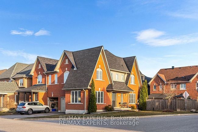 9 Carpendale Cres, House attached with 3 bedrooms, 2 bathrooms and 2 parking in Ajax ON | Image 5