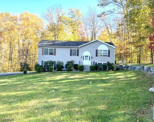 903 Twin Oaks Rd, Newton, NJ, 07860-4101 | Card Image