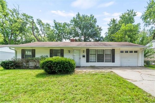 8603 E 114th Ter, Kansas City, MO, 64134-3625 | Card Image