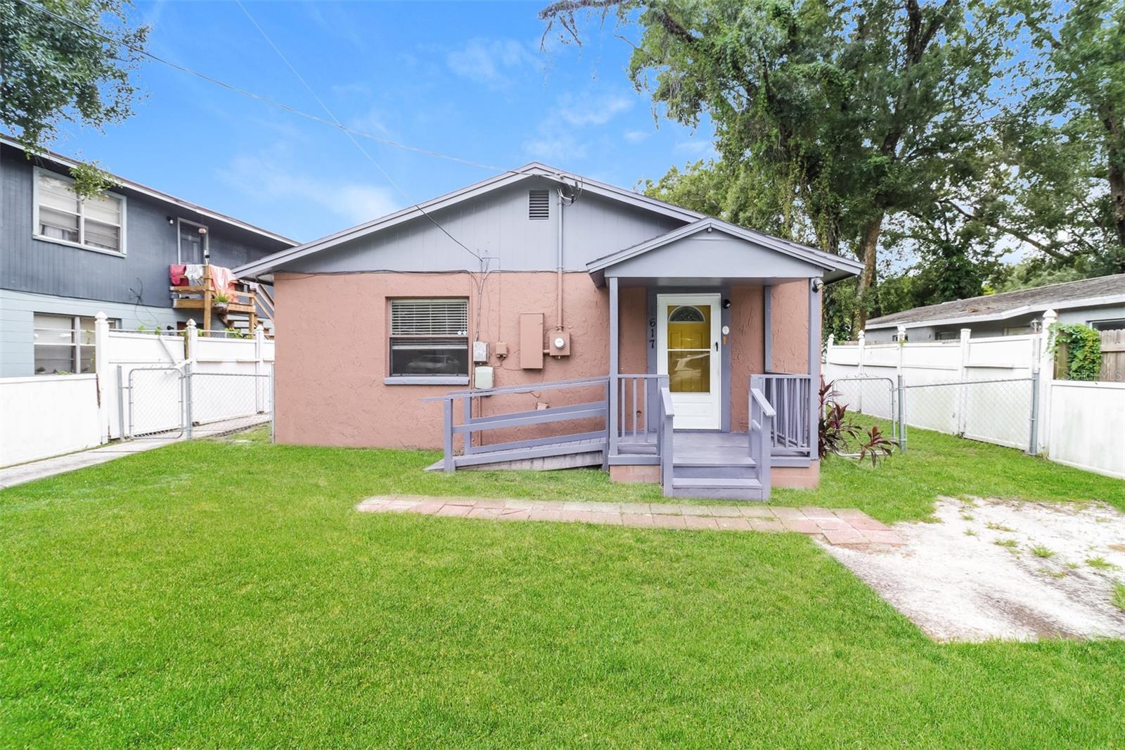 Idell St, Tampa, FL 33604