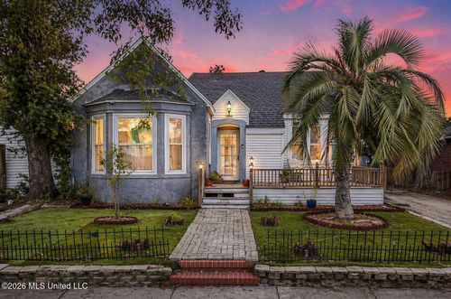 1090 Cherokee St, Biloxi, MS, 39530-1927 | Card Image