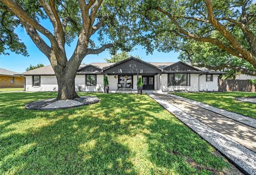 3851 Goodfellow Dr, Dallas, TX, 75229-2706 | Card Image